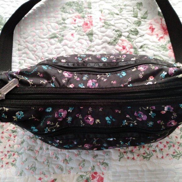 Nwot, black floral lesportsac crossbody. - Picture 8 of 16